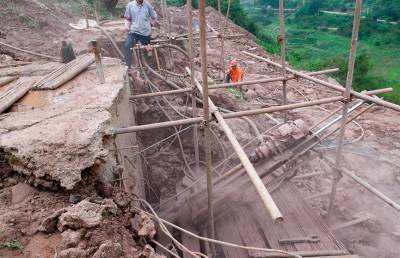 Восемь человек погибли в результате схода оползня в Непале
