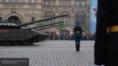 Военнослужащие ЗВО продемонстрировали ветерану ВОВ уровень готовности к параду Победы