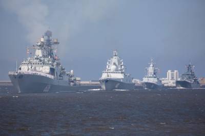 Корабли Каспийской флотилии отправились в Петербург на парад ВМФ