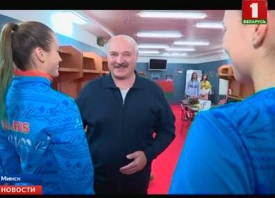 Александр Лукашенко прибыл на "Чижовка-Арену" поддержать нашу сборную