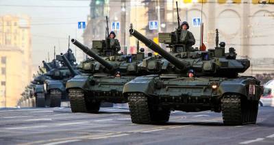 Движение транспорта ограничили в центре Москвы из-за репетиции парада Победы
