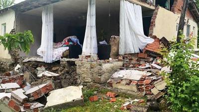 По меньшей мере один человек погиб при землетрясении в Турции