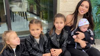 «С фотошопом все чудесные»: Самойлову упрекнули в ретушировании фото с детьми