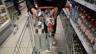 Эксперт оценил объем нелегального рынка алкоголя в 30%