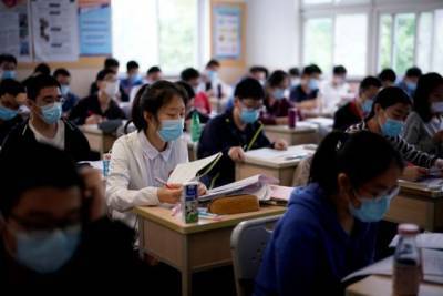 В Китае за сутки выявлены 67 новых случаев заражения коронавирусом