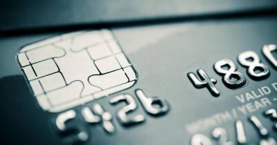 Выпуск и обслуживание банковских карт в России может стать платным