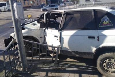 Пьяный водитель врезался в такси под Новосибирском