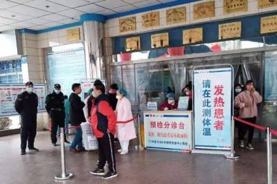 В китайском городе Баодин введено военное положение из-за коронавируса