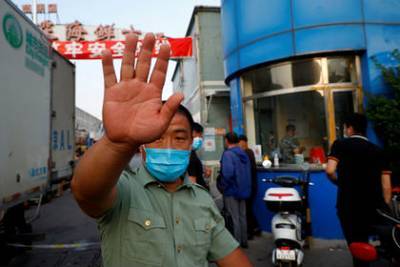 Еще один китайский город ввел военное положение из-за коронавируса