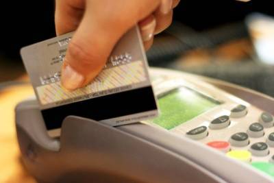 Банкиры предупредили, что выпуск и обслуживание карт может стать платным