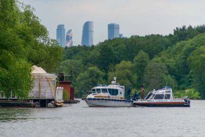 Московские спасатели на воде получили новейшую технику и снаряжение