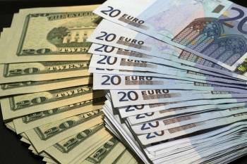 Курсы иностранных валют демонстрируют небольшое снижение