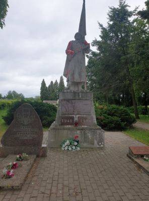 В Литве снова осквернили памятник советскому солдату