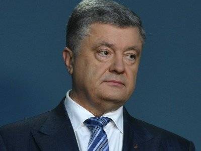 В Киеве начался допрос Порошенко по делу Януковича