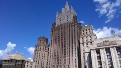 Россия высылает двух чешских дипломатов