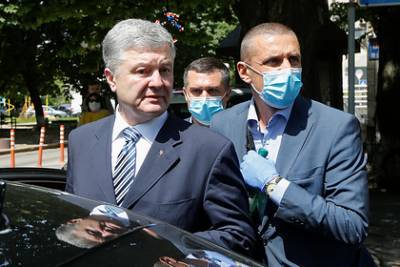 Порошенко допросили по делу о госизмене Януковича