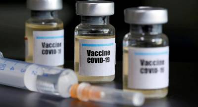 Bloomberg: Первые вакцины от коронавируса не будут спасать от заражения