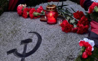 В Литве осквернили памятник советскому солдату