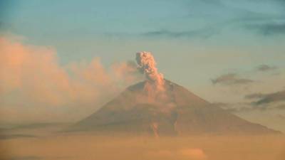 Активный вулкан Сангай не дает покоя жителям Эквадора.