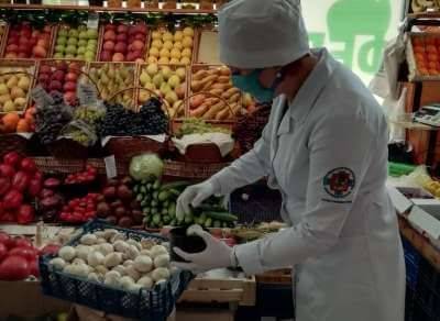Грибы и ягоды на рынках Подмосковья проверят врачи Минсельхозпрода
