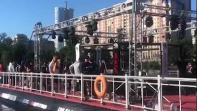 Суд оштрафовал организатора сцены на воде в Галерной гавани на 10 тыс. рублей