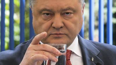 Порошенко обвинил Януковича в сдаче Крыма