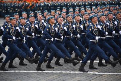 В Кремле с пониманием отнеслись к отмене парадов в регионах РФ