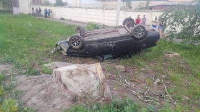 В Воронежской области пьяный водитель без прав перевернулся на «десятке»: пострадали трое