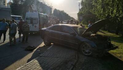 Полицейские нашли водителя, сбежавшего в лес после наезда на семью в Воронеже