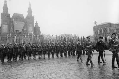 Мединский объяснил, почему парад Победы в 1945 году принимал не Сталин