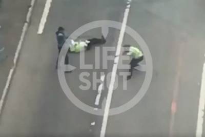 Таксист расстрелял двух полицейских в Москве