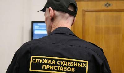 В Омской области судят бывшего судебного пристава за два изнасилования