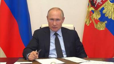 Путин поручил подготовить предложения по выплатам пенсионерам