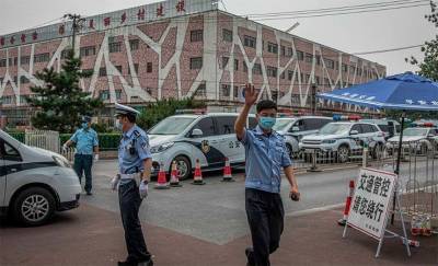 В Пекине из-за вспышки коронавируса введен режим военного положения