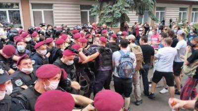 Дело Стерненко: всех задержанных во время столкновений с полицией отпустили, - нардеп