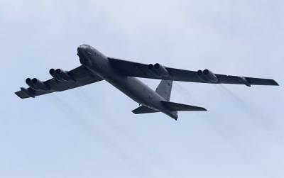 Американский бомбардировщик B-52 пролетел над Таллином