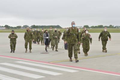В Украину из Канады прибыли 90 военных инструкторов: фото