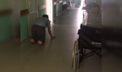 В больнице в Башкирии инвалиду приходится ползти к медсестрам