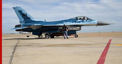 В США истребитель F-16 перекрасили в цвета российского Су-57