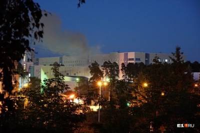 В Екатеринбурге на территории коронавирусной больницы произошел пожар