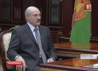 Президент Беларуси принял с докладом главу Совета Республики Михаила Мясниковича