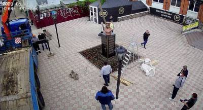 В Башкирии мэрия ночью снесла памятник Колчаку - news102.ru - Башкирия
