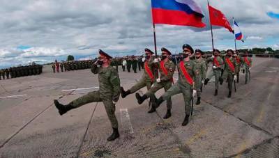 В Новосибирской области прошла первая репетиция парада в честь 75-летия Победы