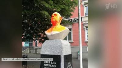Памятники Шарлю де Голлю и Махатме Ганди попали под гнев защитников прав темнокожих во Франции и Великобритании