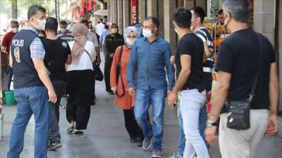 Власти Турции расширили охват обязательного масочного режима