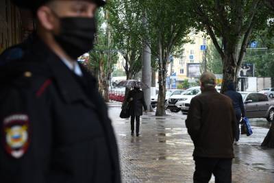 В Волгоградской области за сутки выявили 222 нарушителя режима