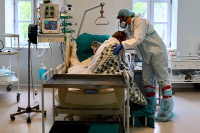 Число случаев заражения коронавирусом в России превысило 545 тысяч