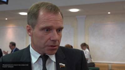 Сенатор Кутепов предлагает сократить новогодние каникулы