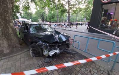 В Одессе водитель потерял сознание и совершил ДТП