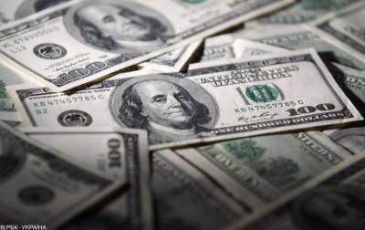 Курс доллара перешел к снижению на межбанке